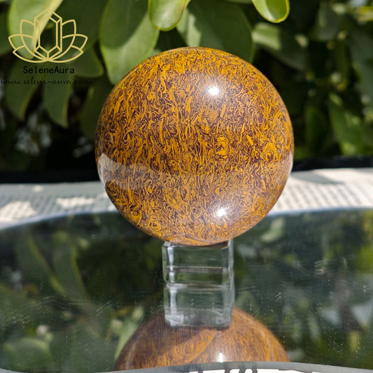 Natürliche Kristall-Energiekugel - Meditationskugel aus Goldfaden-Jade