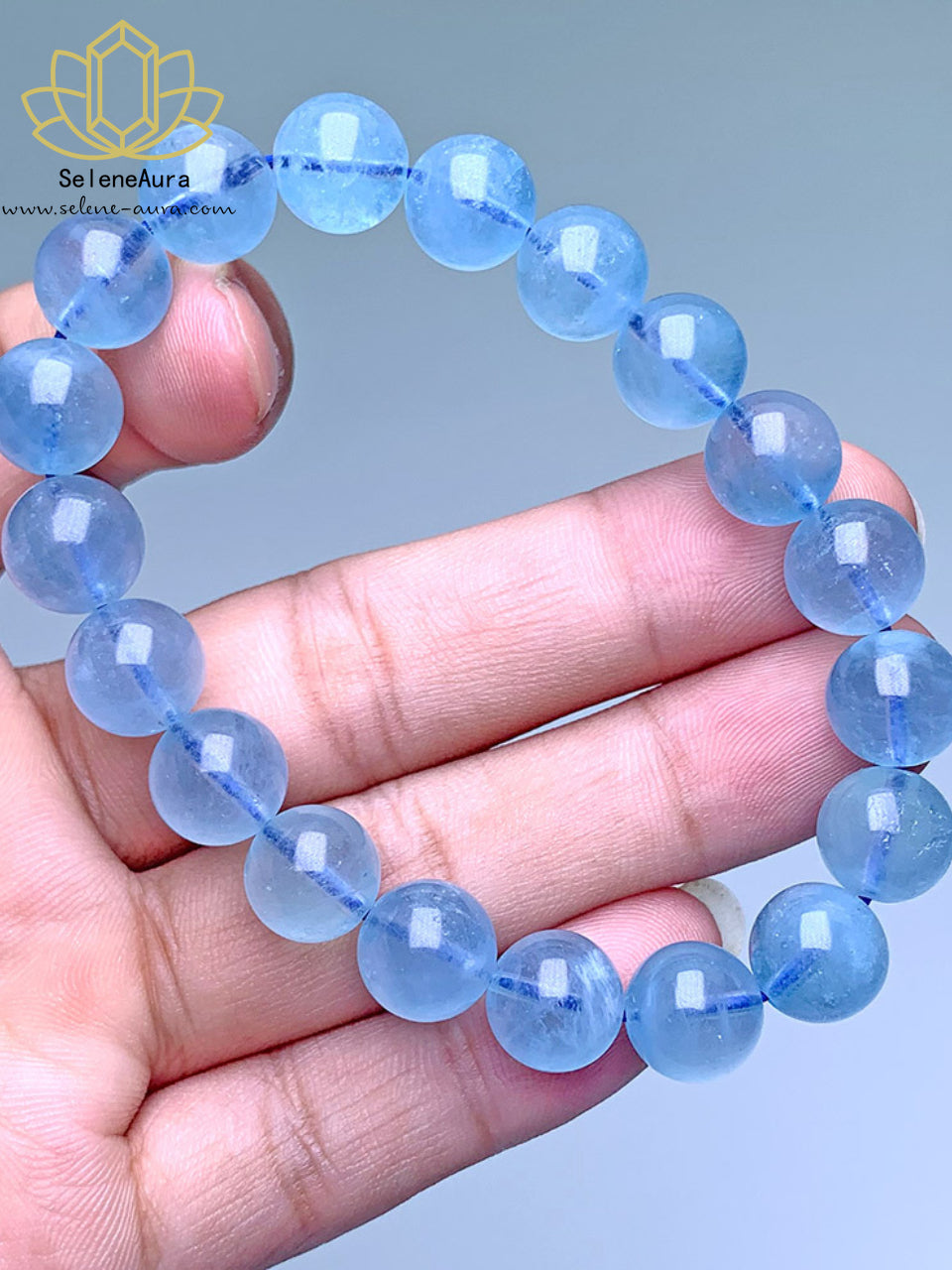 SeleneAura Brasilianischer Tiefblauer Aquamarin Armband Energieheilung Handpoliert