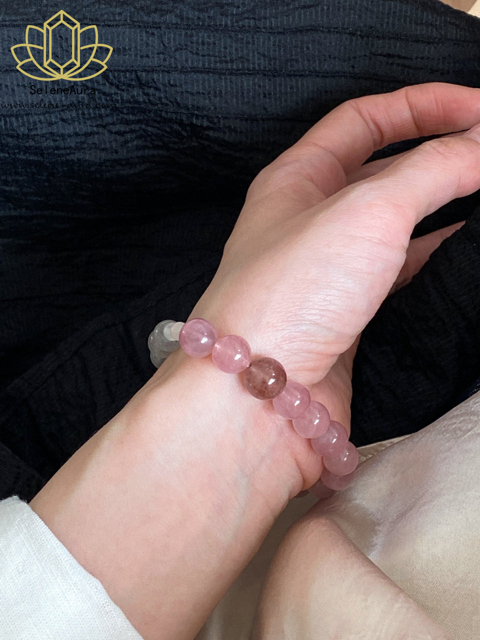 Mondrosen Armband｜Amethyst + Rosenquarz + Mondstein + Erdbeerquarz｜Sanfte Mädchenenergie & Liebeszauber (Traumhaftes Schimmern)