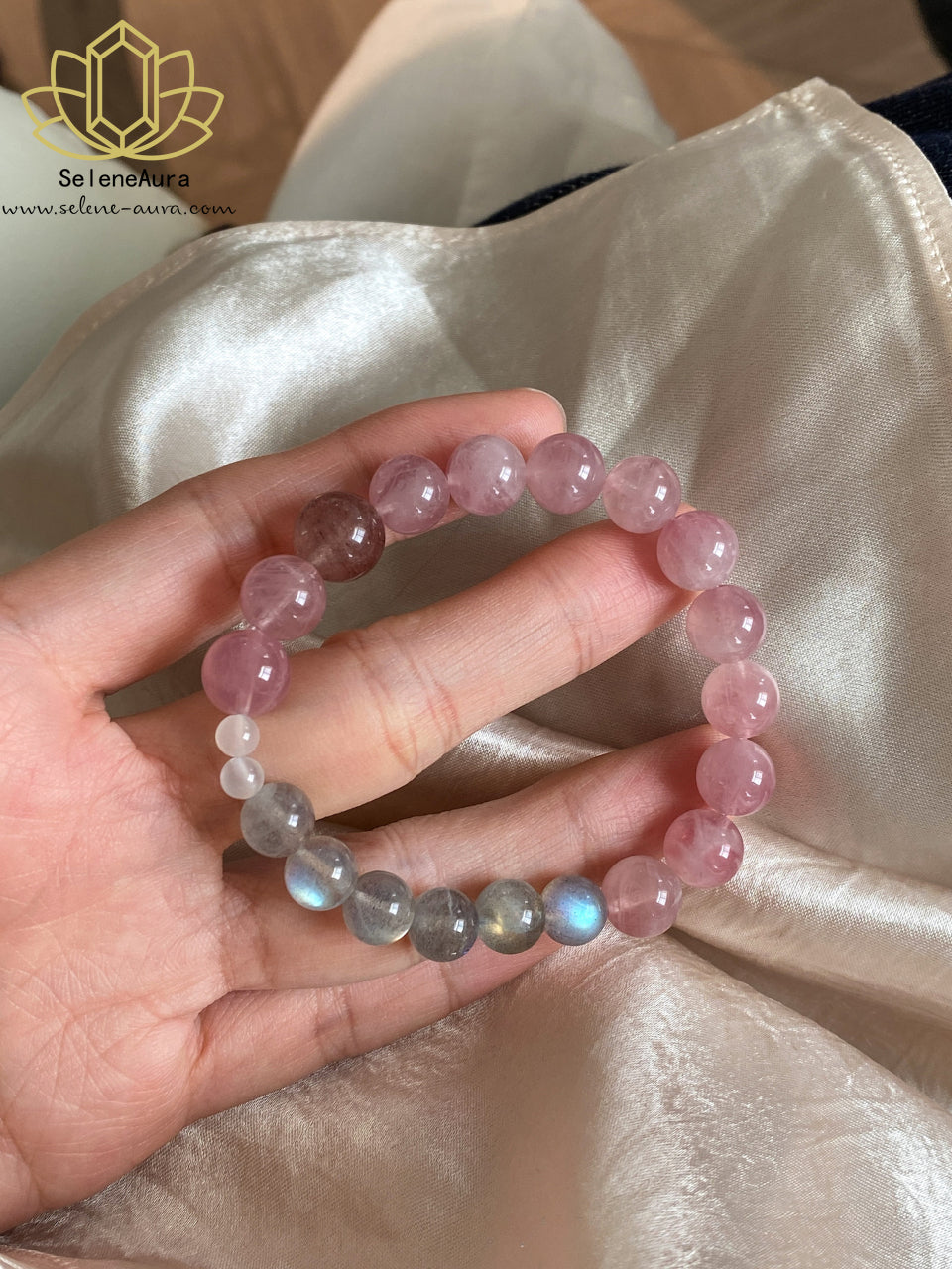 Mondrosen Armband｜Amethyst + Rosenquarz + Mondstein + Erdbeerquarz｜Sanfte Mädchenenergie & Liebeszauber (Traumhaftes Schimmern)